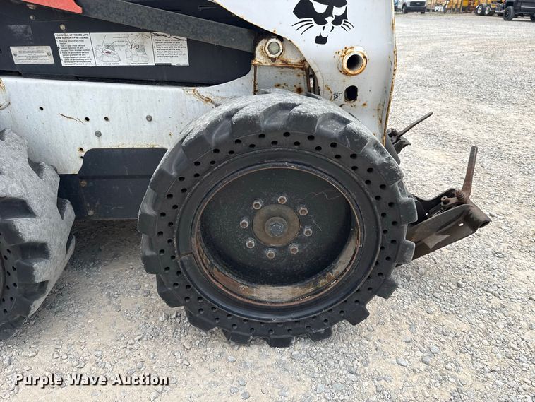 image for item FC4140 2015 Bobcat S570 skid steer loader