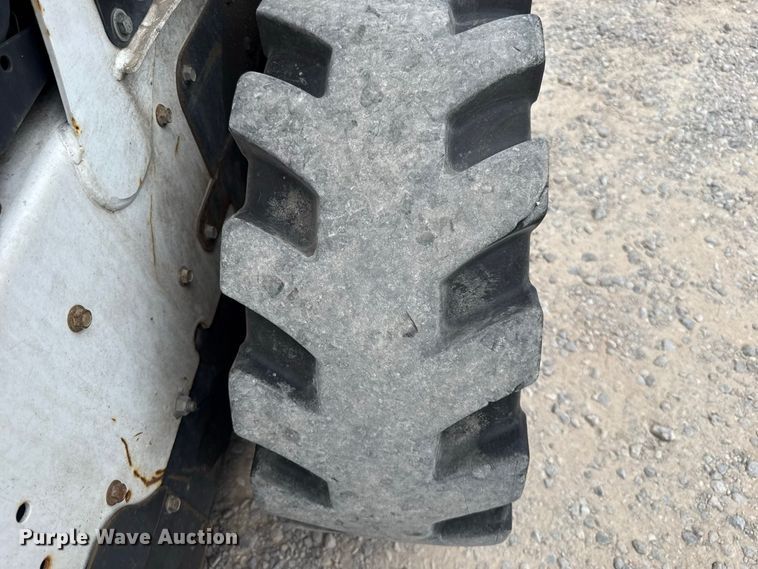 image for item FC4140 2015 Bobcat S570 skid steer loader