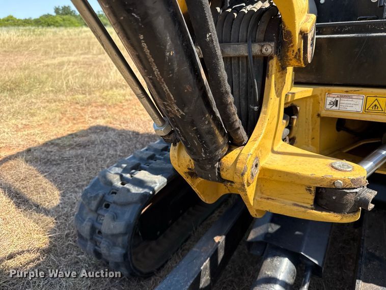 image for item FC4177 2015 Caterpillar 302.7DCR mini excavator