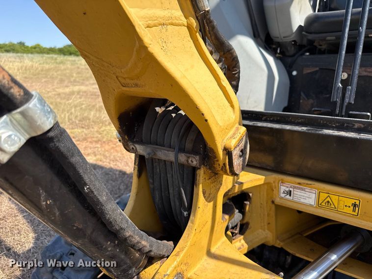 image for item FC4177 2015 Caterpillar 302.7DCR mini excavator