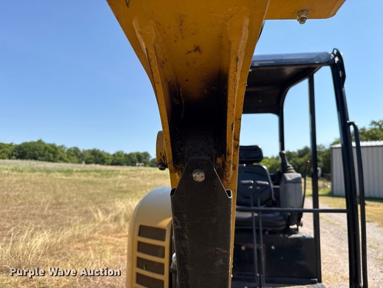 image for item FC4177 2015 Caterpillar 302.7DCR mini excavator