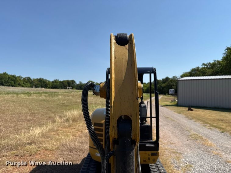 image for item FC4177 2015 Caterpillar 302.7DCR mini excavator