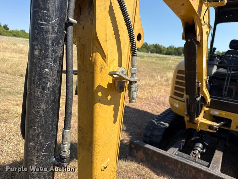 image for item FC4177 2015 Caterpillar 302.7DCR mini excavator
