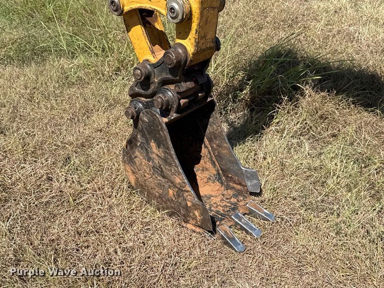 image for item FC4177 2015 Caterpillar 302.7DCR mini excavator