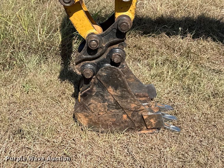 image for item FC4177 2015 Caterpillar 302.7DCR mini excavator