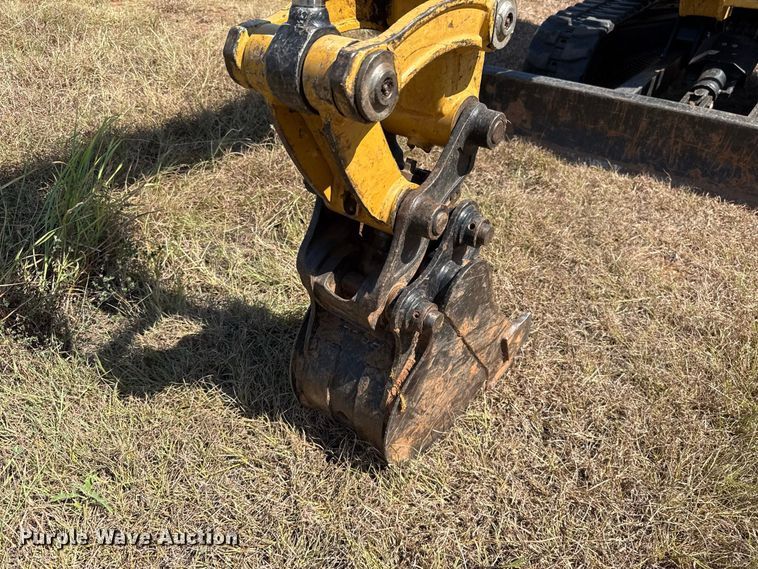 image for item FC4177 2015 Caterpillar 302.7DCR mini excavator