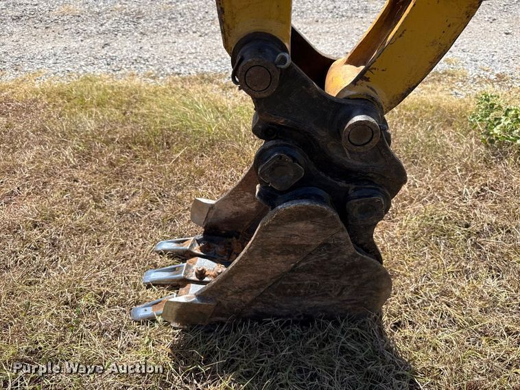 image for item FC4177 2015 Caterpillar 302.7DCR mini excavator