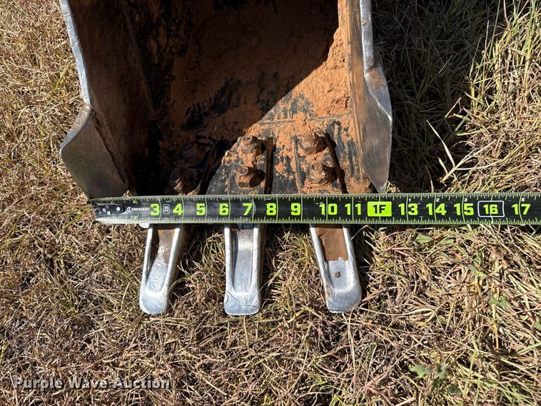 image for item FC4177 2015 Caterpillar 302.7DCR mini excavator