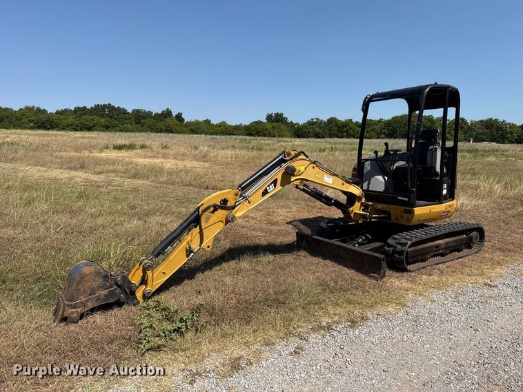 image for item FC4177 2015 Caterpillar 302.7DCR mini excavator