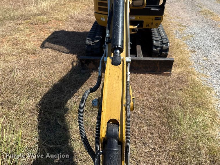 image for item FC4177 2015 Caterpillar 302.7DCR mini excavator