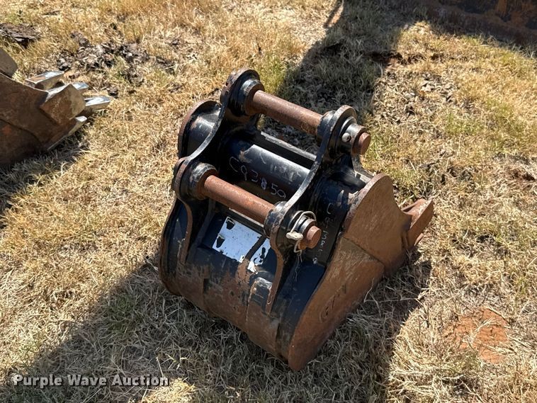 image for item FC4177 2015 Caterpillar 302.7DCR mini excavator