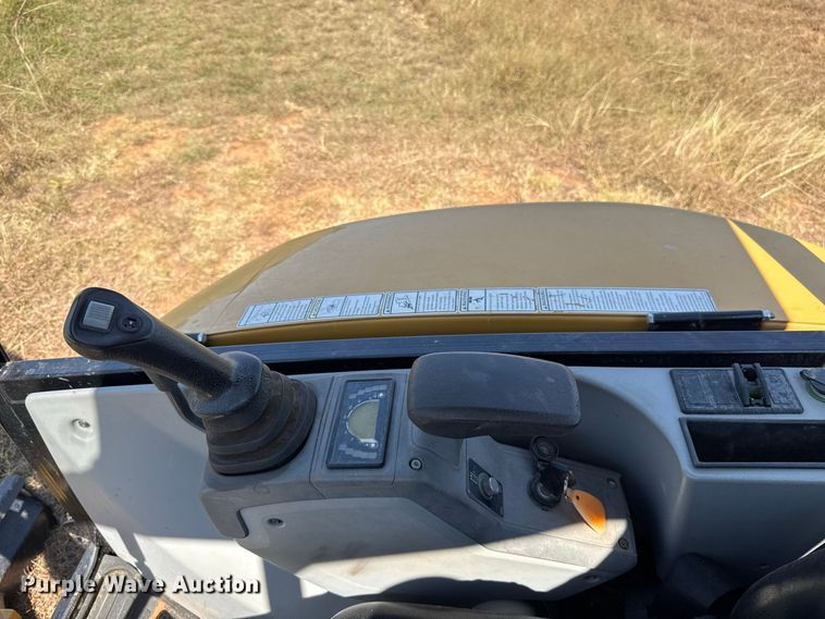 image for item FC4177 2015 Caterpillar 302.7DCR mini excavator
