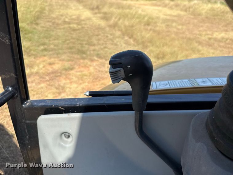 image for item FC4177 2015 Caterpillar 302.7DCR mini excavator