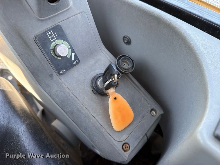 image for item FC4177 2015 Caterpillar 302.7DCR mini excavator