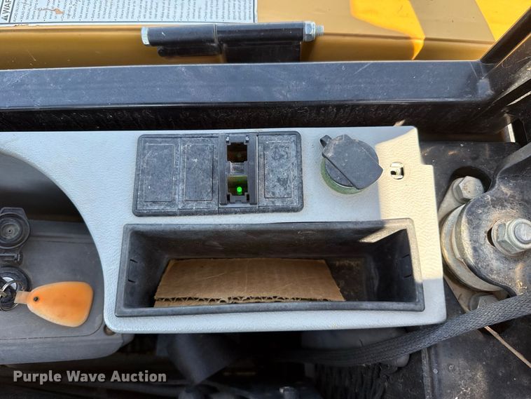 image for item FC4177 2015 Caterpillar 302.7DCR mini excavator