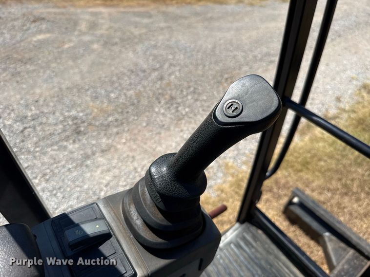 image for item FC4177 2015 Caterpillar 302.7DCR mini excavator