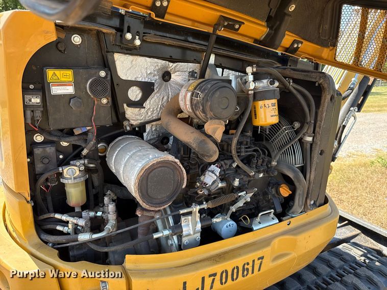 image for item FC4177 2015 Caterpillar 302.7DCR mini excavator