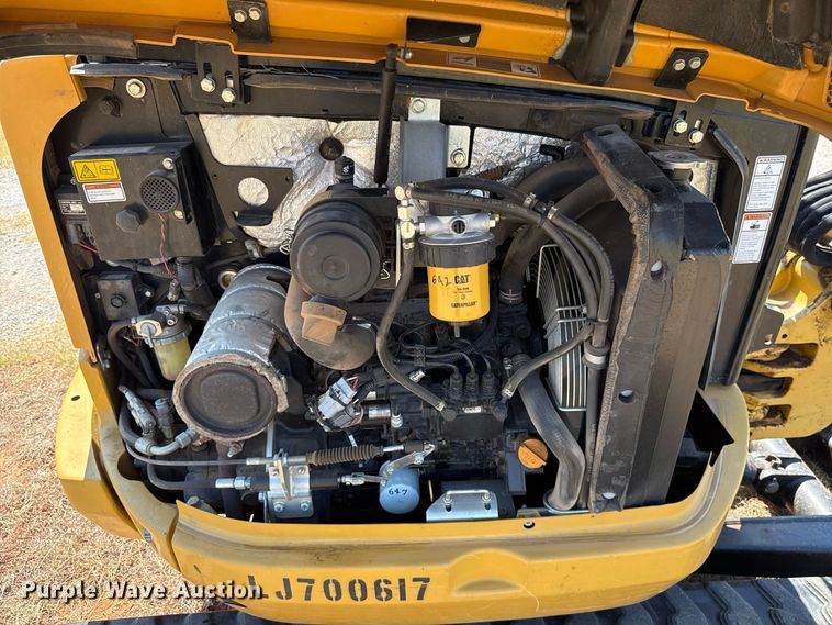 image for item FC4177 2015 Caterpillar 302.7DCR mini excavator