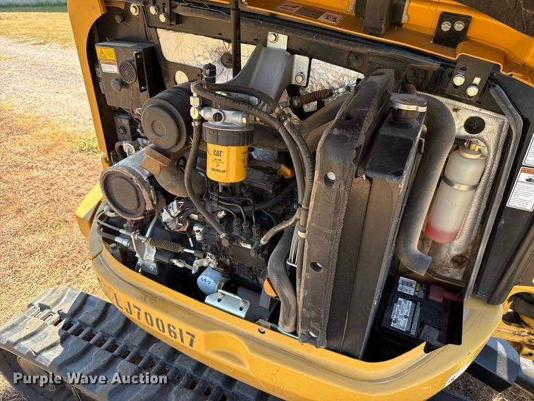 image for item FC4177 2015 Caterpillar 302.7DCR mini excavator