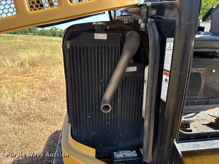 image for item FC4177 2015 Caterpillar 302.7DCR mini excavator