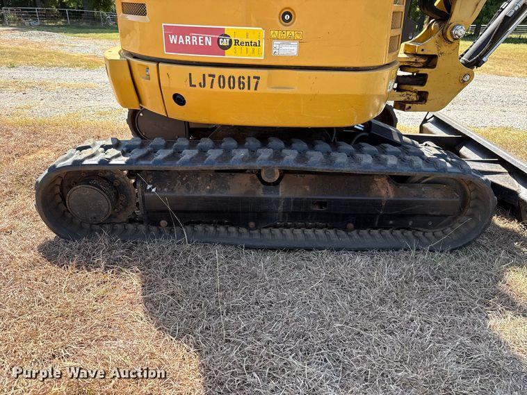 image for item FC4177 2015 Caterpillar 302.7DCR mini excavator