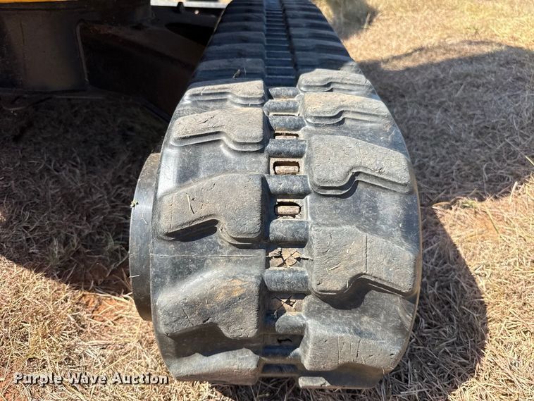 image for item FC4177 2015 Caterpillar 302.7DCR mini excavator