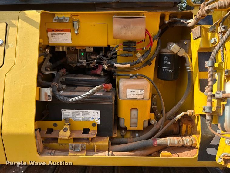 image for item FC4182 2020 Komatsu D51EX-24 dozer