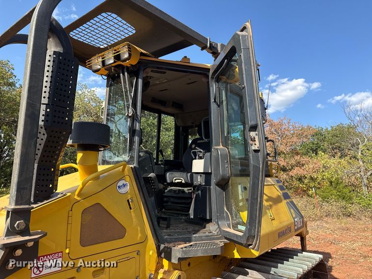 image for item FC4182 2020 Komatsu D51EX-24 dozer