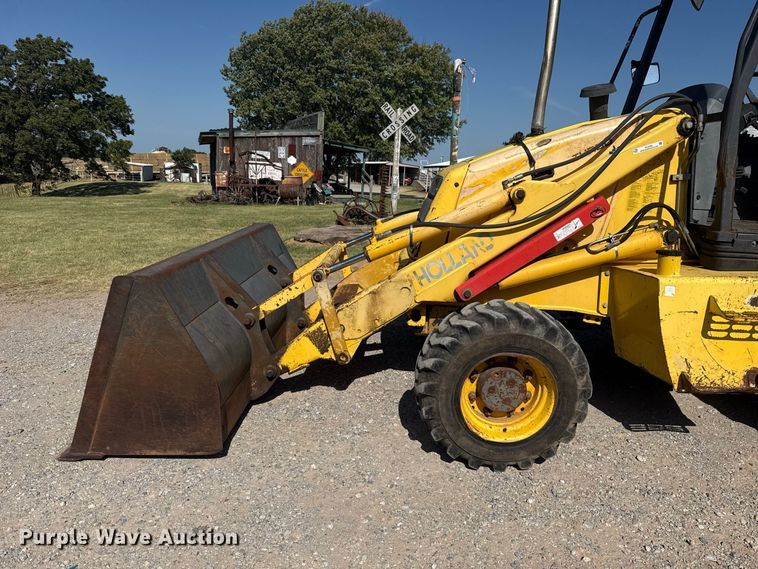 image for item FC4194 2005 New Holland LB75B backhoe