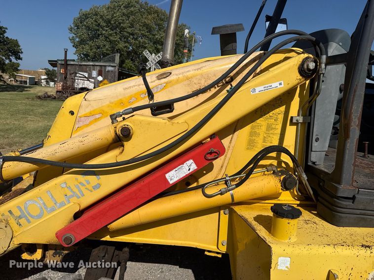 image for item FC4194 2005 New Holland LB75B backhoe