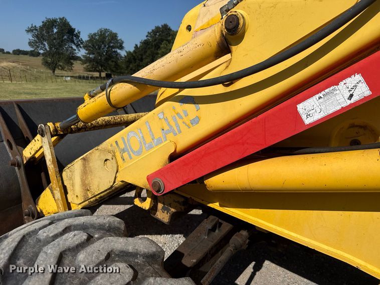 image for item FC4194 2005 New Holland LB75B backhoe