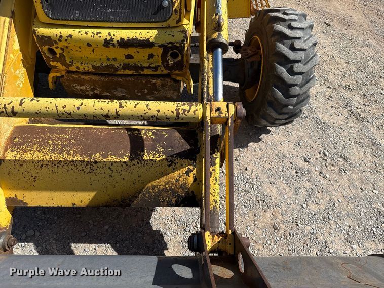 image for item FC4194 2005 New Holland LB75B backhoe