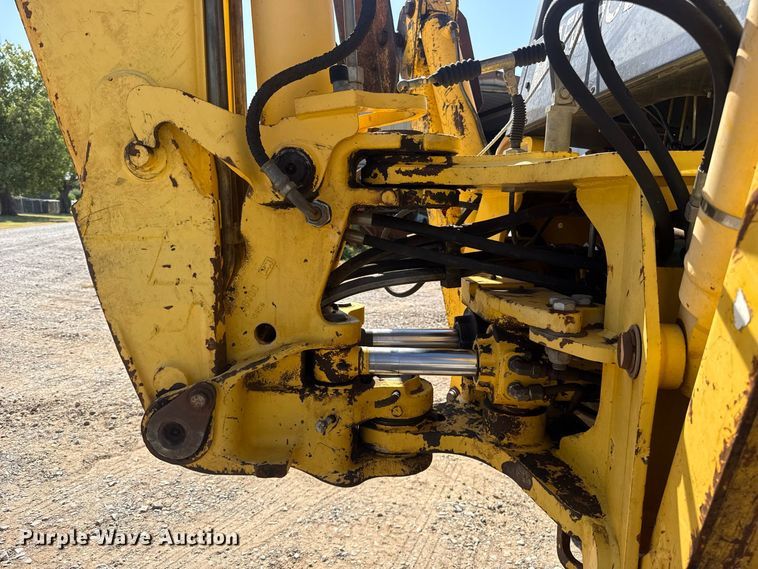 image for item FC4194 2005 New Holland LB75B backhoe