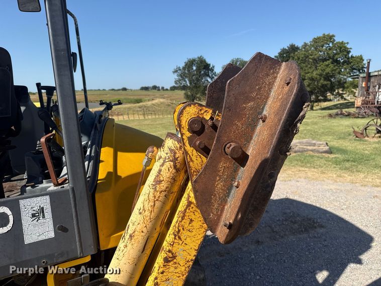 image for item FC4194 2005 New Holland LB75B backhoe