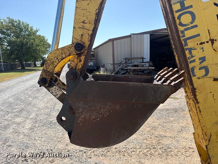 image for item FC4194 2005 New Holland LB75B backhoe