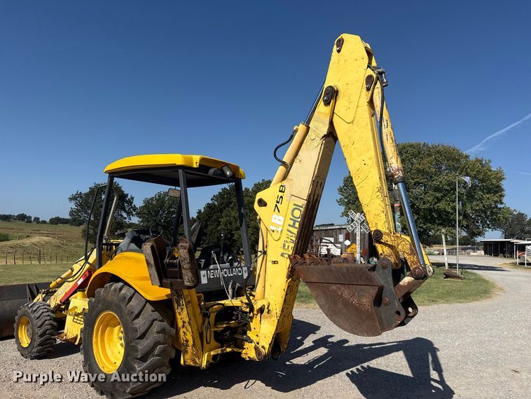 image for item FC4194 2005 New Holland LB75B backhoe