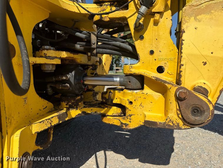 image for item FC4194 2005 New Holland LB75B backhoe
