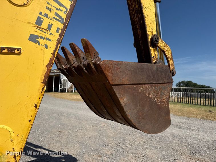 image for item FC4194 2005 New Holland LB75B backhoe