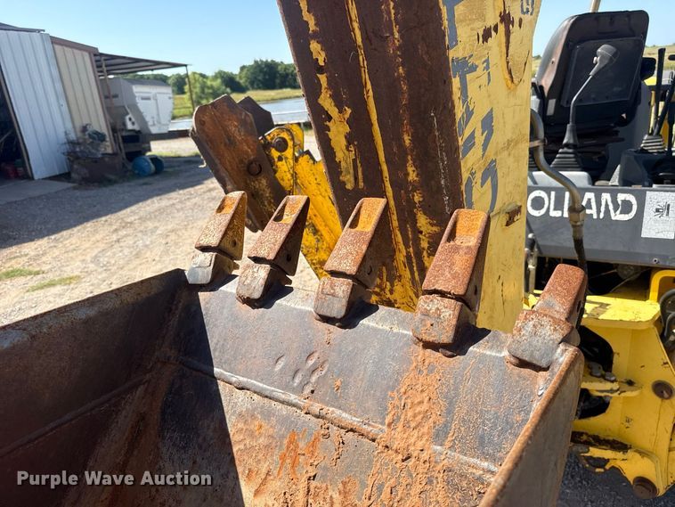 image for item FC4194 2005 New Holland LB75B backhoe