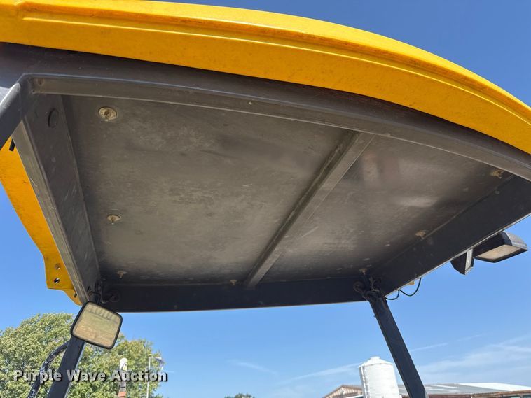 image for item FC4194 2005 New Holland LB75B backhoe