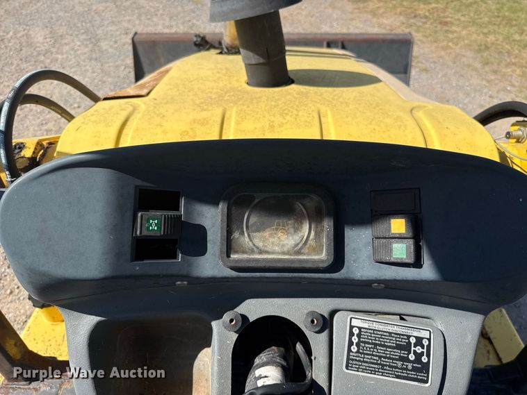 image for item FC4194 2005 New Holland LB75B backhoe