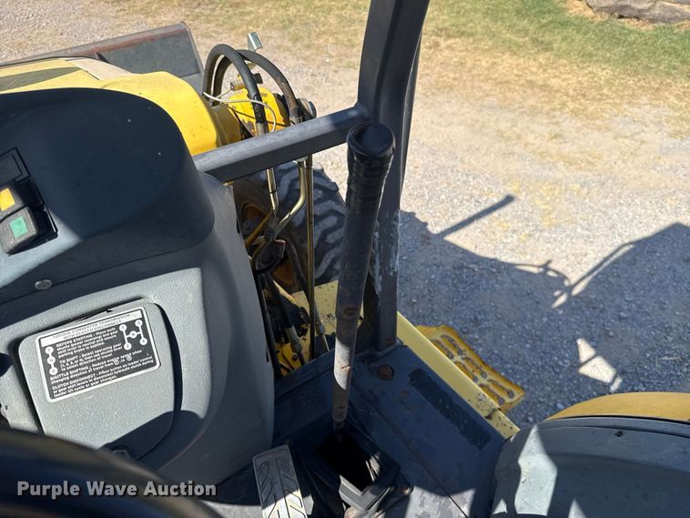 image for item FC4194 2005 New Holland LB75B backhoe