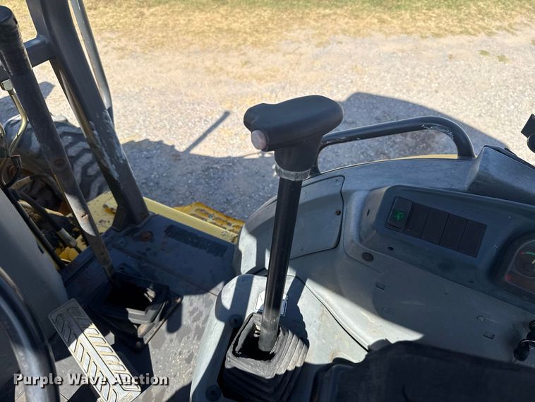 image for item FC4194 2005 New Holland LB75B backhoe