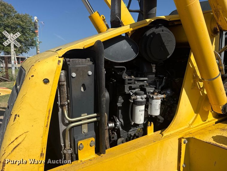 image for item FC4194 2005 New Holland LB75B backhoe