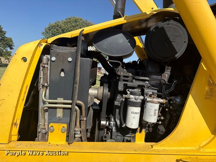 image for item FC4194 2005 New Holland LB75B backhoe