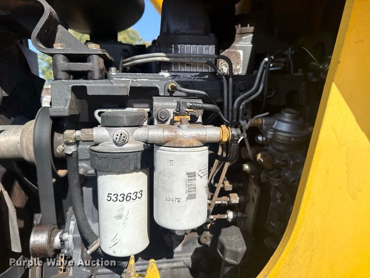 image for item FC4194 2005 New Holland LB75B backhoe