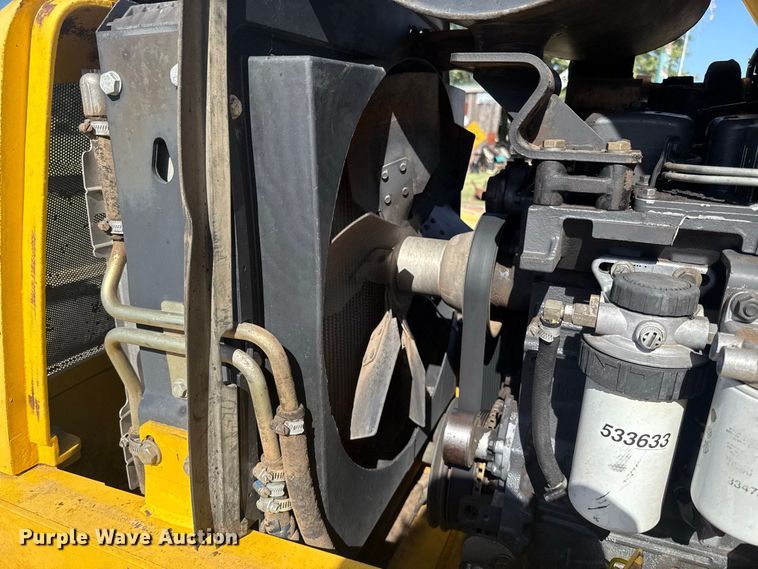 image for item FC4194 2005 New Holland LB75B backhoe