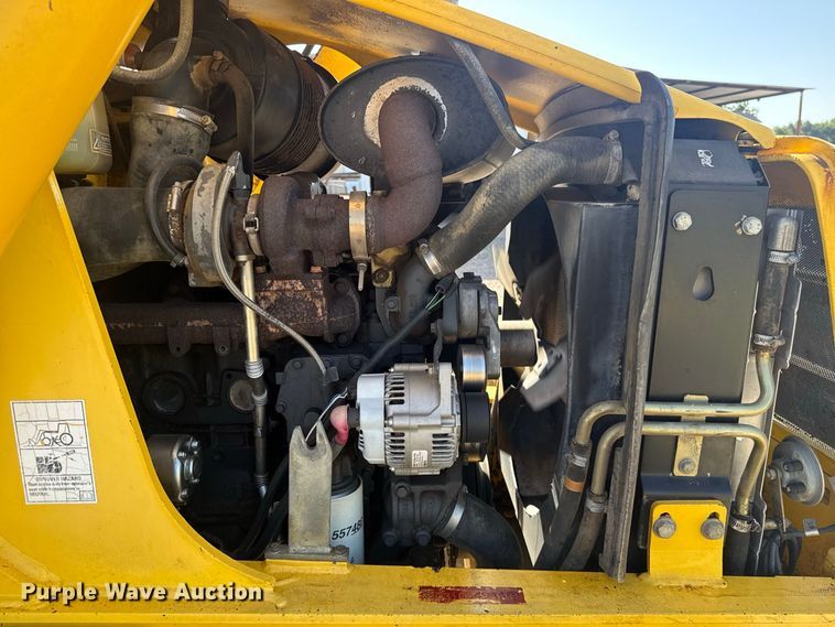 image for item FC4194 2005 New Holland LB75B backhoe