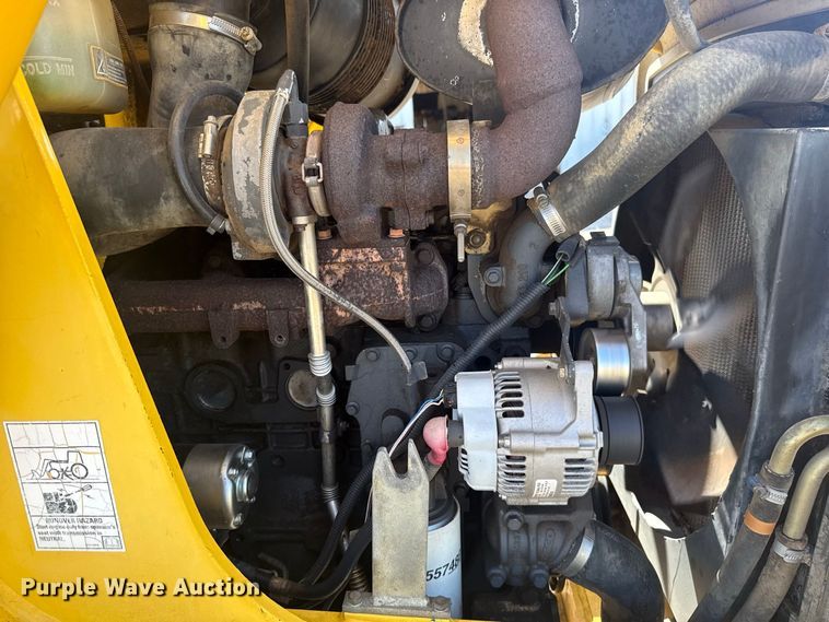 image for item FC4194 2005 New Holland LB75B backhoe