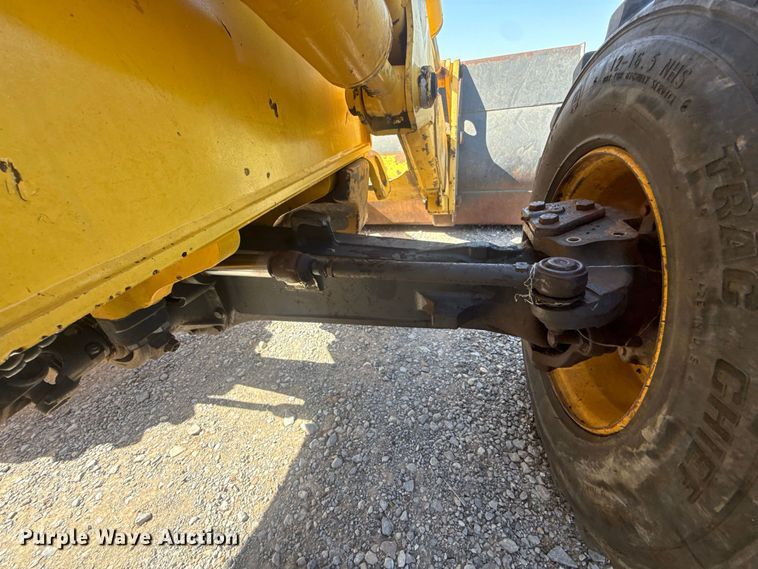 image for item FC4194 2005 New Holland LB75B backhoe